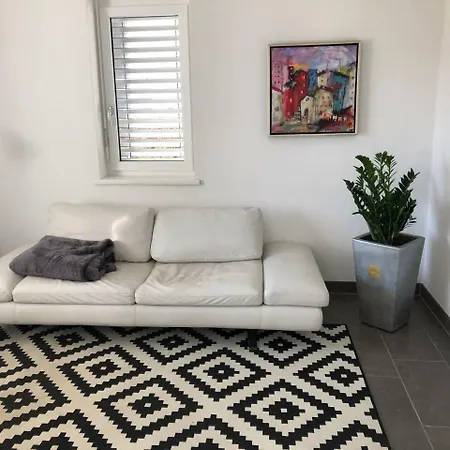 Johanna Scheiterbauer 3b Eicheleweg Apartment Hard